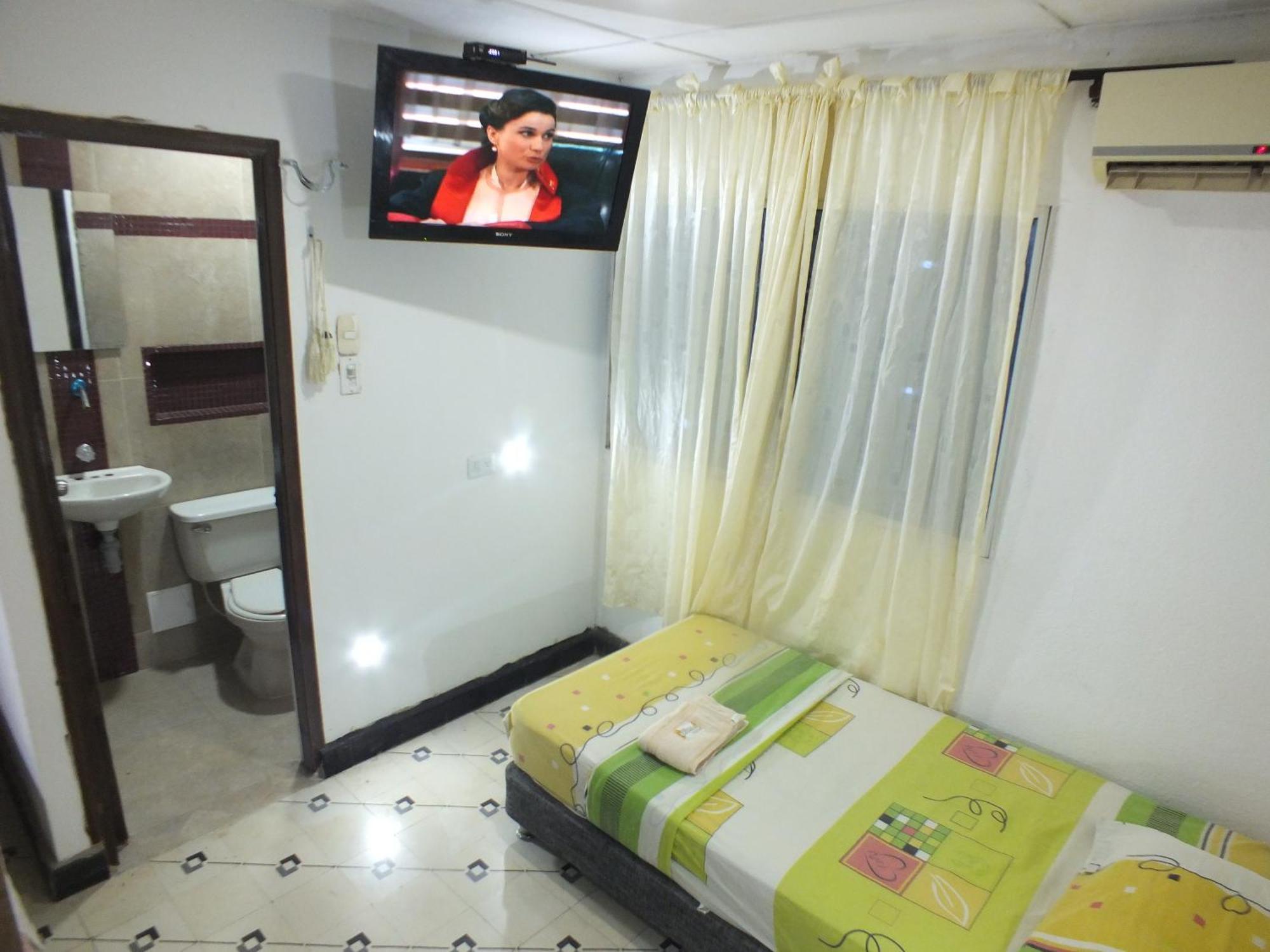 Hotel Malecon Del Rio Barranquilla  Esterno foto